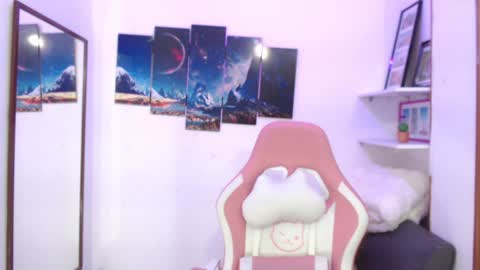 Emma  online show from 01-14-25, 12:54