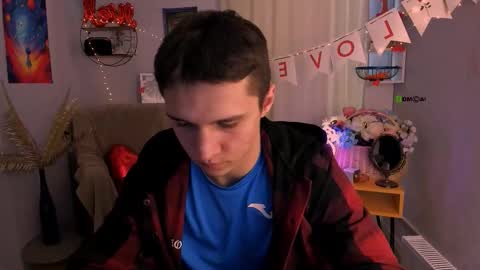 Snapshot of emmanuel_shine chatting on 02-11-26, 09:03 Emmi online show from 02-11-26, 09:03