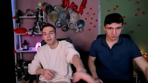 Snapshot of emmanuel_shine chatting on 02-20-26, 06:37 Emmi online show from 02-20-26, 06:37