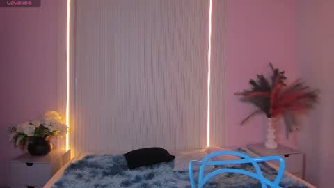 Snapshot of emmaray3 chatting on 07-26-26, 11:39 emmaray3 online show from 07-26-26, 11:39