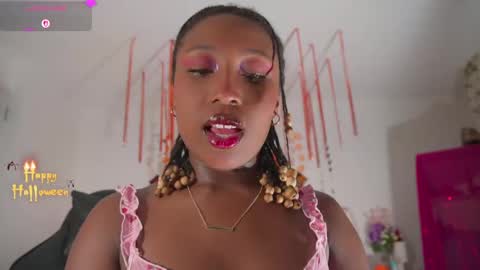 Snapshot of emmasanzoficial chatting on 11-02-25, 12:07 Sara online show from 11-02-25, 12:07