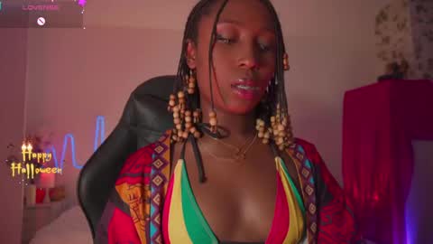 Snapshot of emmasanzoficial chatting on 11-04-25, 11:31 Sara online show from 11-04-25, 11:31