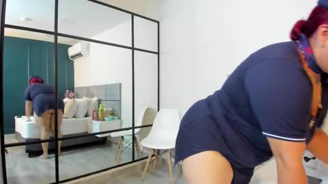 Snapshot of emmasmithh2 chatting on 11-07-25, 01:38 Emma online show from 11-07-25, 01:38