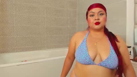 Snapshot of emmasmithh2 chatting on 11-09-25, 02:10 Emma online show from 11-09-25, 02:10