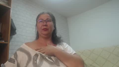 Snapshot of emmasquirt69 chatting on 10-20-25, 05:30 emmasquirt69 online show from 10-20-25, 05:30