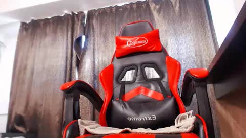 Snapshot of emmastward chatting on 09-16-25, 06:25 Emma online show from 09-16-25, 06:25