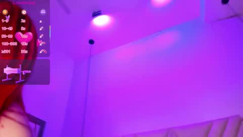 Snapshot of emmaswift1 chatting on 10-07-25, 02:09 Emma online show from 10-07-25, 02:09