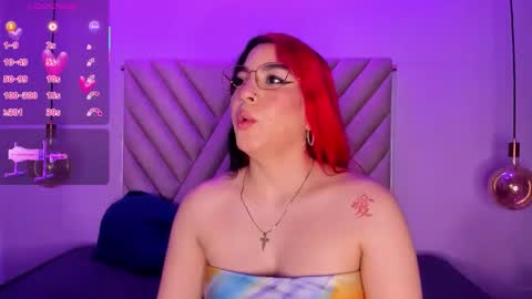 Snapshot of emmaswift1 chatting on 10-13-25, 02:55 Emma online show from 10-13-25, 02:55