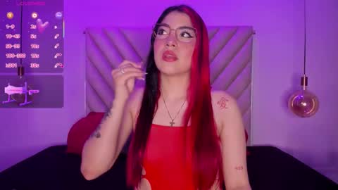 Snapshot of emmaswift1 chatting on 10-28-25, 02:48 Emma online show from 10-28-25, 02:48