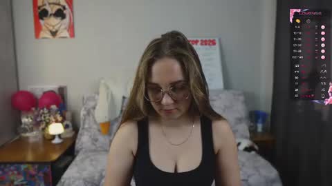 Snapshot of emmatiny chatting on 07-03-26, 01:39 Mia online show from 07-03-26, 01:39