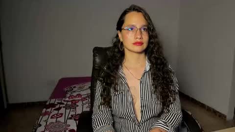 Snapshot of emmatorres9 chatting on 03-01-25, 12:39 Emma Torres online show from 03-01-25, 12:39