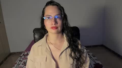 Snapshot of emmatorres9 chatting on 03-02-25, 01:04 Emma Torres online show from 03-02-25, 01:04