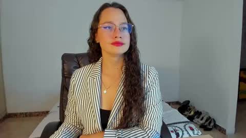 Snapshot of emmatorres9 chatting on 03-11-25, 09:04 Emma Torres online show from 03-11-25, 09:04