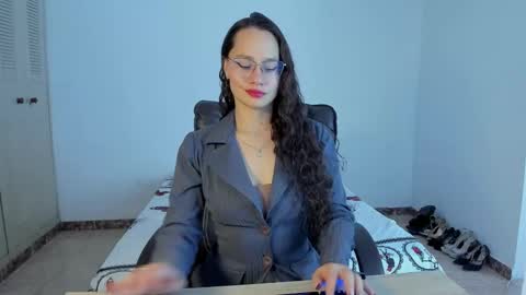 Snapshot of emmatorres9 chatting on 03-12-25, 08:41 Emma Torres online show from 03-12-25, 08:41