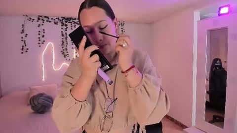 Snapshot of emmatorres9 chatting on 09-30-25, 03:39 Emma Torres online show from 09-30-25, 03:39