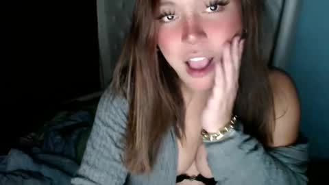 Snapshot of emmawatsoons chatting on 11-10-25, 07:24 YourDreamGirl Emma online show from 11-10-25, 07:24