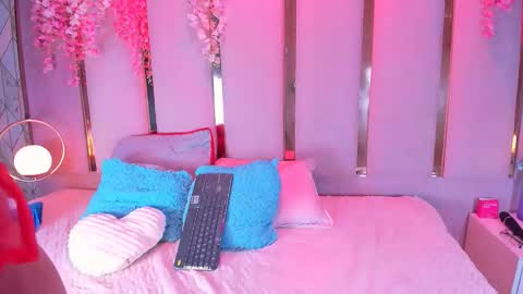 emmawilliams_2 online show from 02-03-26, 06:40