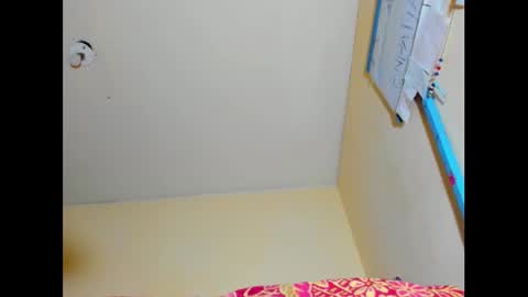 hi im emmalina welcome to your happy place online show from 01-12-25, 06:59