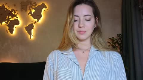 Snapshot of emmi_rosee chatting on 03-15-26, 04:46 Miss Emmi online show from 03-15-26, 04:46