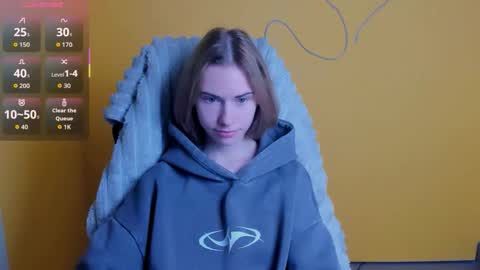 Emmi online show from 12-19-25, 06:31