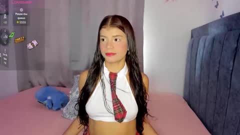 Snapshot of emmie_bunny chatting on 11-09-25, 01:42 Emmie online show from 11-09-25, 01:42