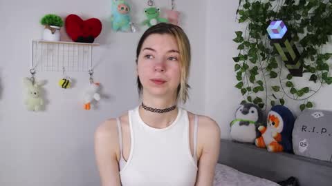 emmie_everly online show from 11-14-25, 12:04