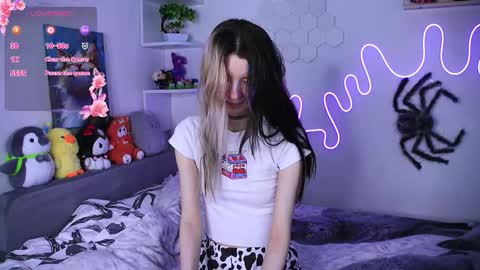 Snapshot of emmie_everly chatting on 02-11-26, 11:26 emmie_everly online show from 02-11-26, 11:26