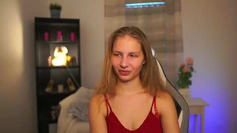 Emmie online show from 02-14-26, 01:19