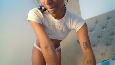 Snapshot of emmily_forever chatting on 12-05-24, 04:20 emmily online show from 12-05-24, 04:20