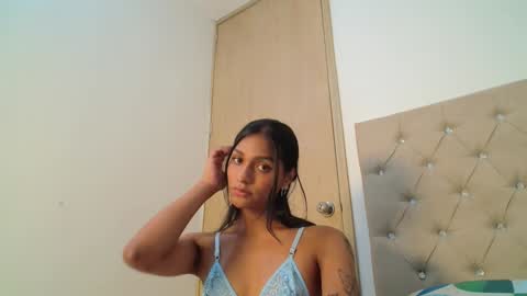 Snapshot of emmily_forever chatting on 12-16-24, 11:50 emmily online show from 12-16-24, 11:50