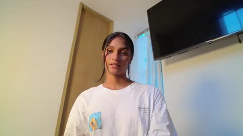 Snapshot of emmily_forever chatting on 01-22-25, 10:48 emmily online show from 01-22-25, 10:48