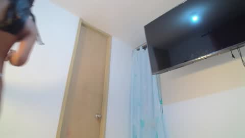 Snapshot of emmily_forever chatting on 01-31-25, 11:35 emmily online show from 01-31-25, 11:35