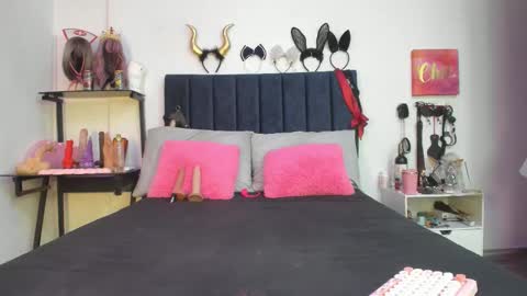          online show from 01-06-26, 01:04