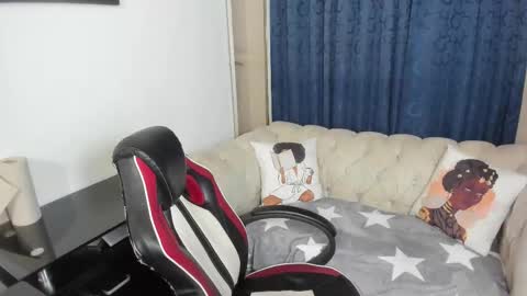 Emmily online show from 10-12-25, 02:32