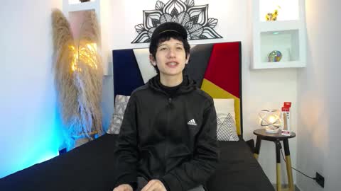 Snapshot of emmo_boy chatting on 10-22-25, 12:49 SERGIO online show from 10-22-25, 12:49
