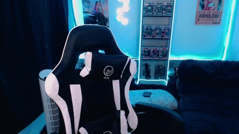 Snapshot of emmy_ruiz chatting on 01-29-25, 11:35 Emmy Ruiz - independent model online show from 01-29-25, 11:35