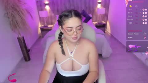 Emmy Walker online show from 09-17-25, 11:01