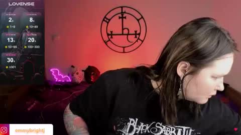 Emmy Bright     50  online show from 12-15-25, 01:32