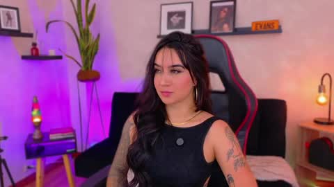 Emmy Evans  online show from 02-05-26, 07:51