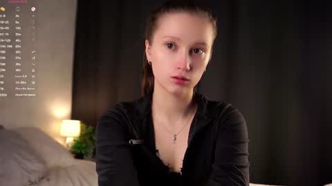 Snapshot of emmyleri chatting on 08-06-26, 02:13 Emmy online show from 08-06-26, 02:13