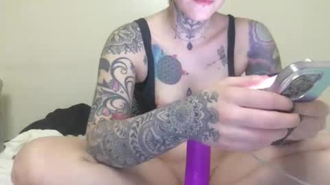 Snapshot of emofairy420 chatting on 02-14-26, 04:20 emofairy420 online show from 02-14-26, 04:20