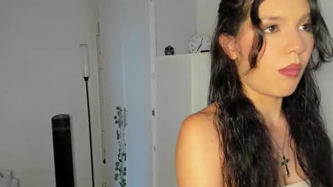 Emperatriz online show from 12-05-25, 04:47