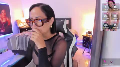 Emperatriz online show from 11-23-25, 06:35