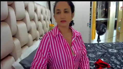 Snapshot of emperatriztapia chatting on 12-23-24, 11:39 emperatriztapia online show from 12-23-24, 11:39