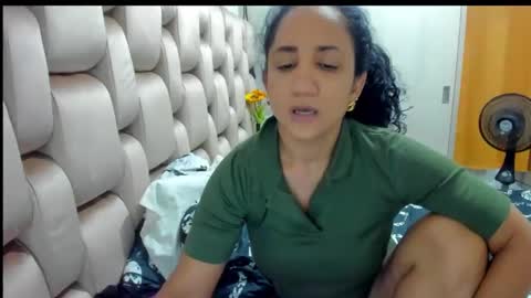 Snapshot of emperatriztapia chatting on 01-06-25, 01:09 emperatriztapia online show from 01-06-25, 01:09