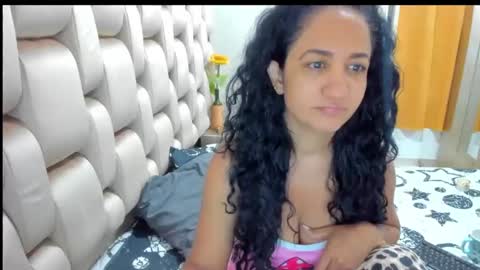 Snapshot of emperatriztapia chatting on 02-13-25, 10:02 emperatriztapia online show from 02-13-25, 10:02