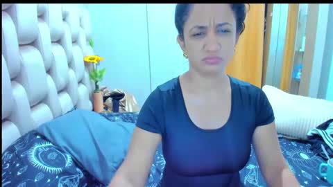 Snapshot of emperatriztapia chatting on 02-24-25, 12:41 emperatriztapia online show from 02-24-25, 12:41