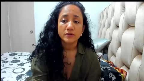 Snapshot of emperatriztapia chatting on 10-06-25, 12:08 emperatriztapia online show from 10-06-25, 12:08