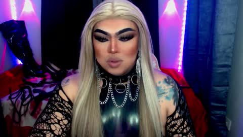 Snapshot of empressmichellexx chatting on 02-26-26, 09:08 Mistress Michelle online show from 02-26-26, 09:08