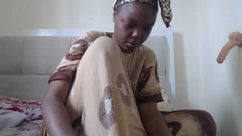 Snapshot of empressvee25 chatting on 12-16-25, 07:24 empress online show from 12-16-25, 07:24